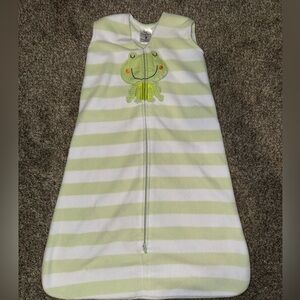 Halo Fleece sleep sack size Medium 6-12M green white frog